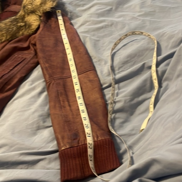 Lived in Bershaka Leather Jacket with Faux fur collar - Picture 4 of 15